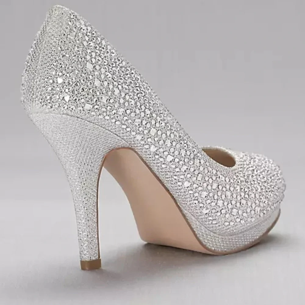 David’s Bridal💎 SPARKLING Cinderella Rhinestone, Crystal Pumps (Women’s Size 6)